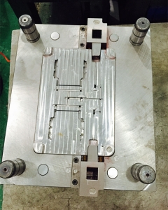 外殼塑料模具201330，深圳塑膠模具廠，精密模具加工